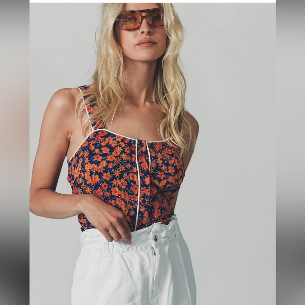 The Shirt Stephanie crop top